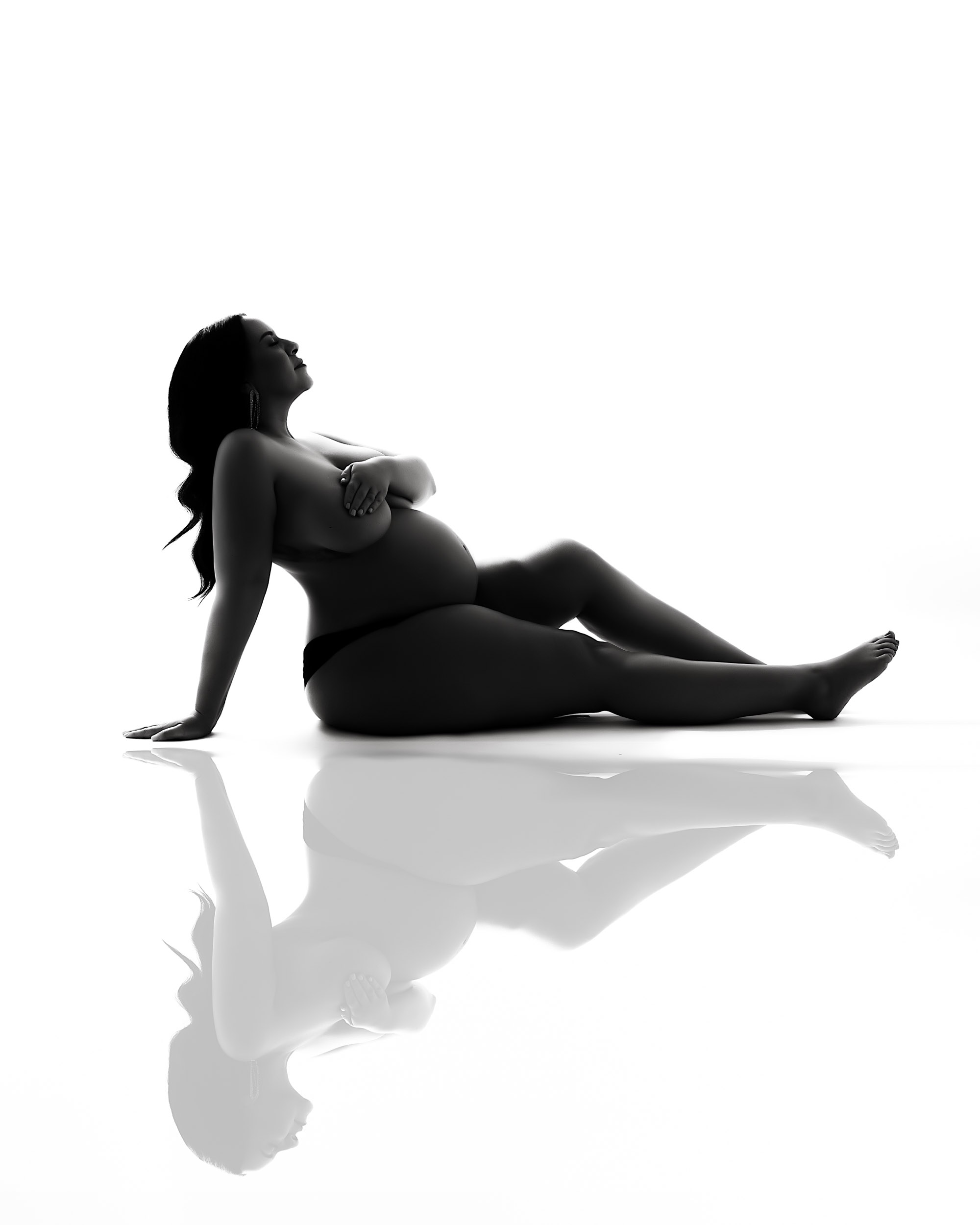 Black And White Silhouette Maternity Portrait With Reflection By Dallas Pregnancy Photographer
