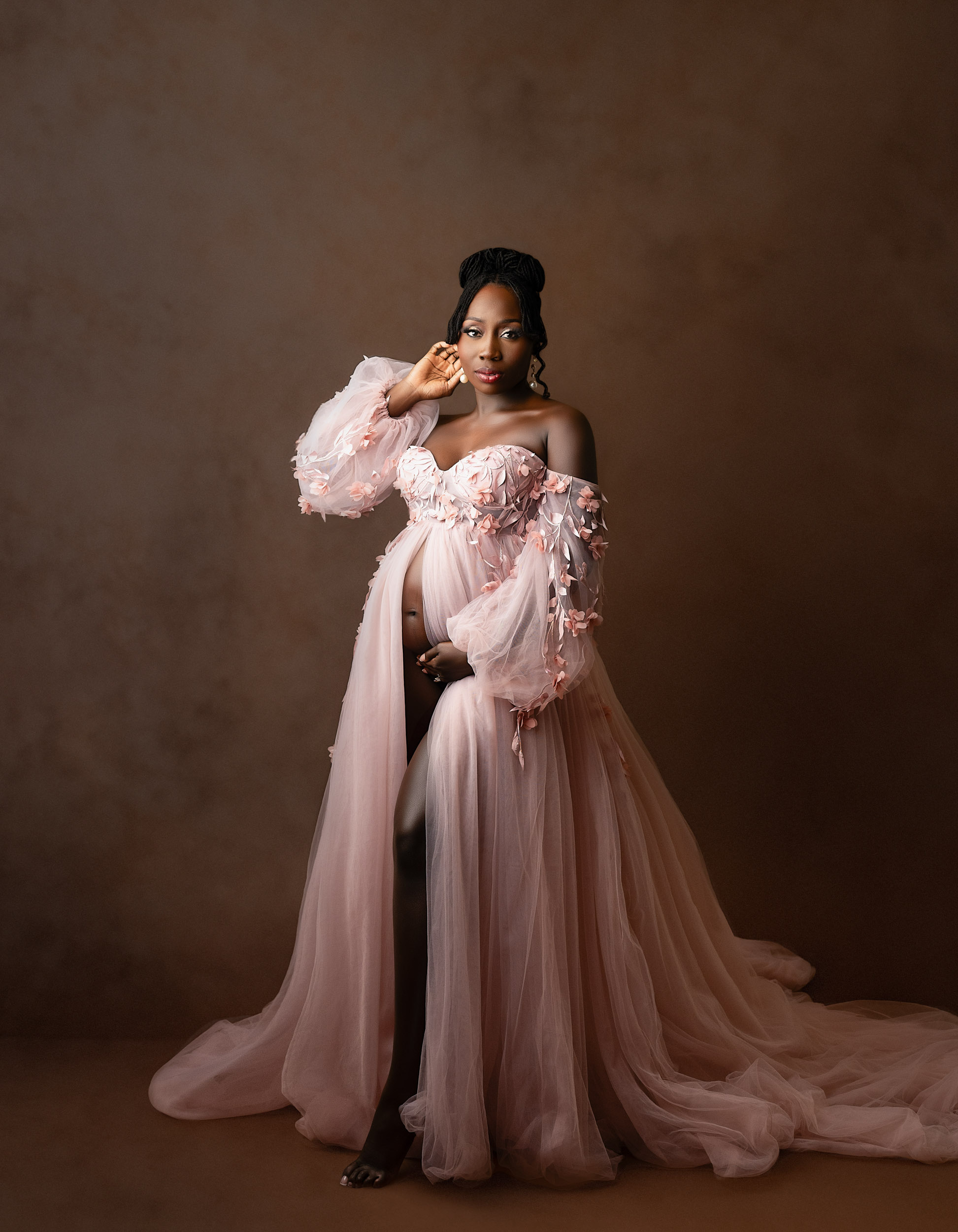 Elegant Dallas Maternity Portrait Of Expecting Mother In Soft Pink Gown – Pregnancy Photos In Dallas