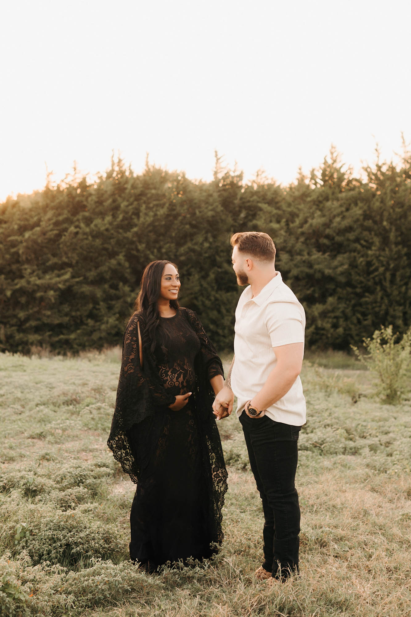 Golden Hour Maternity Photoshoot In Dallas | Lily Hayes Photography 4 Maternity Photography Couple Dfw Outdoor Session Lily Hayes Photography 1